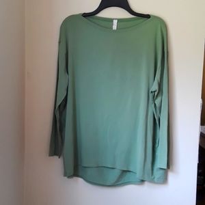 LULULEMON Long Sleeve Top. PIMA cotton. Made in Peru. Women's 10. Green